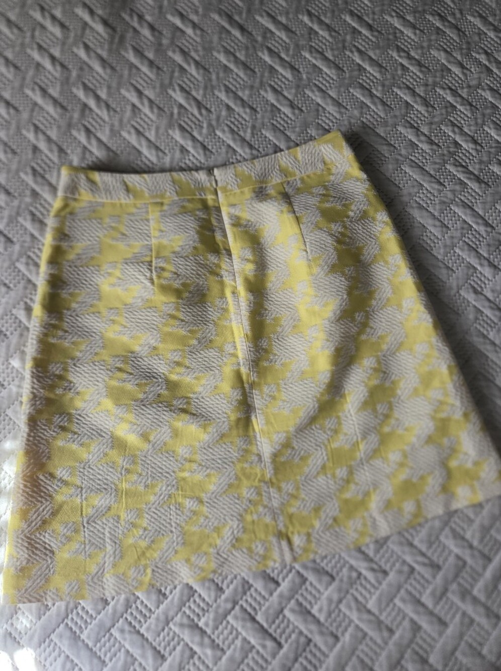 J. McLaughlin Yellow Houndstooth Mini Skirt Size 8 - Picture 4 of 5